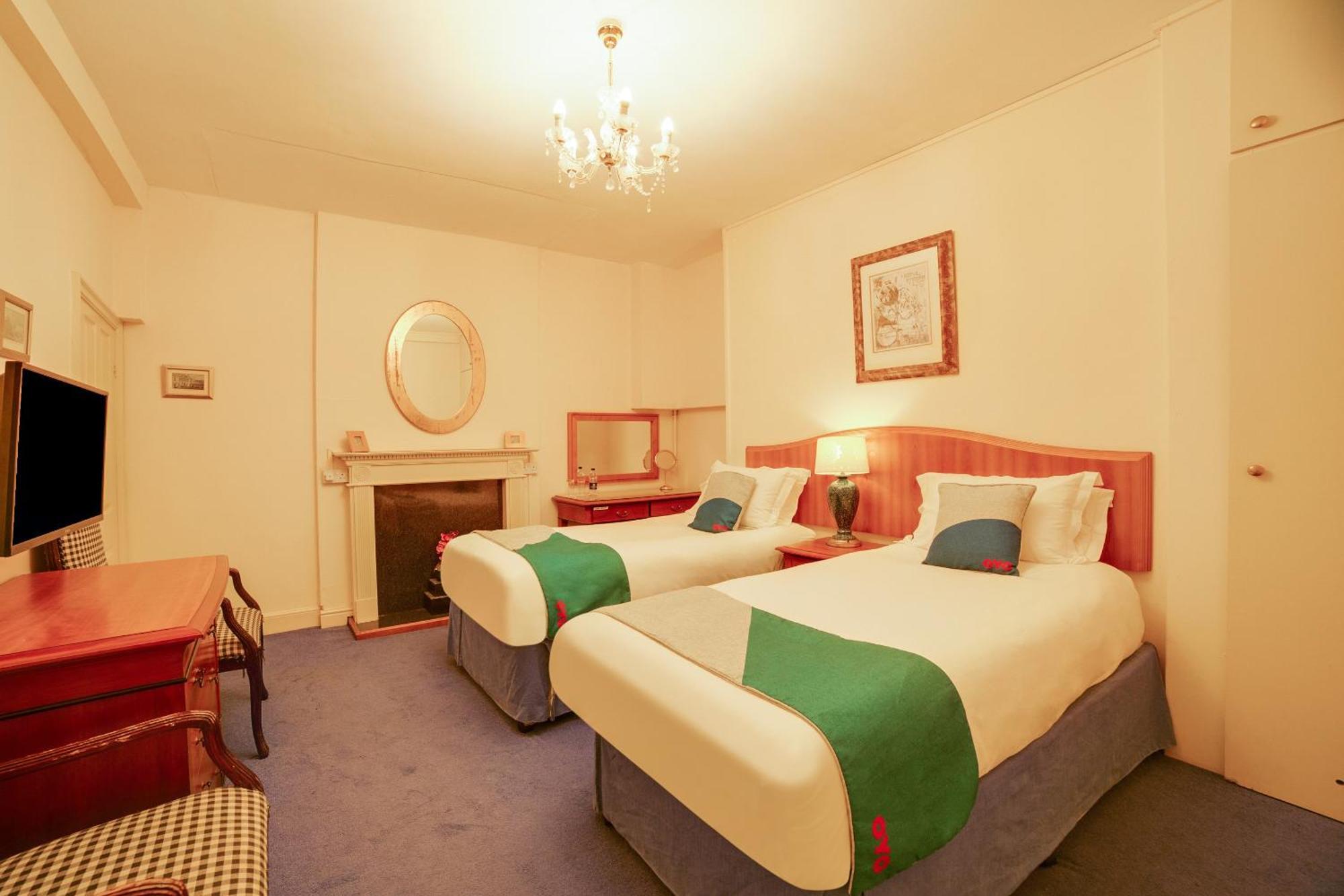 Oyo Bailbrook Lodge, Μπαθ Εξωτερικό φωτογραφία