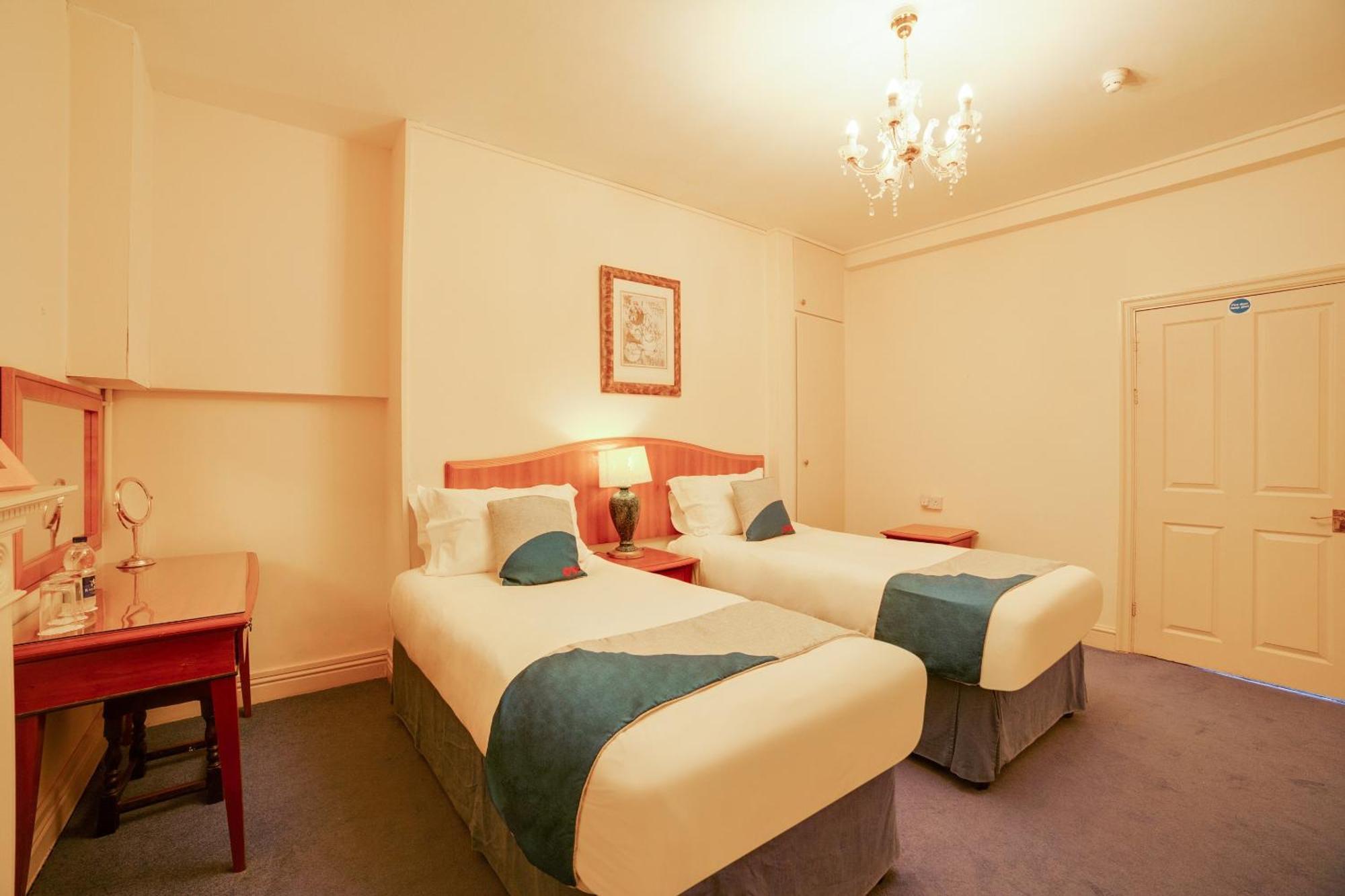 Oyo Bailbrook Lodge, Μπαθ Εξωτερικό φωτογραφία